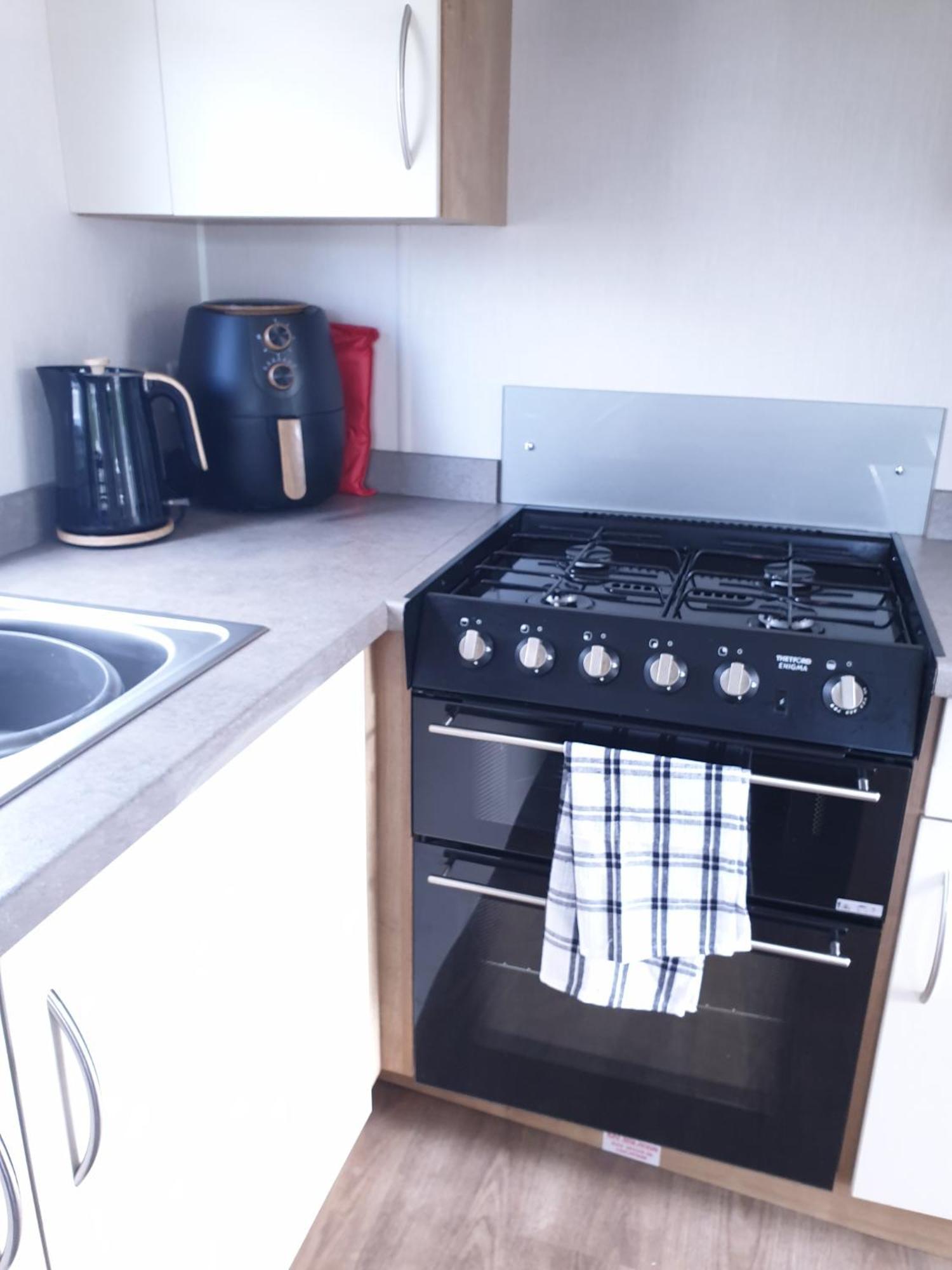 16 Anglers Acre Luxury Hot Tub Break Tattershall Lakes Εξωτερικό φωτογραφία